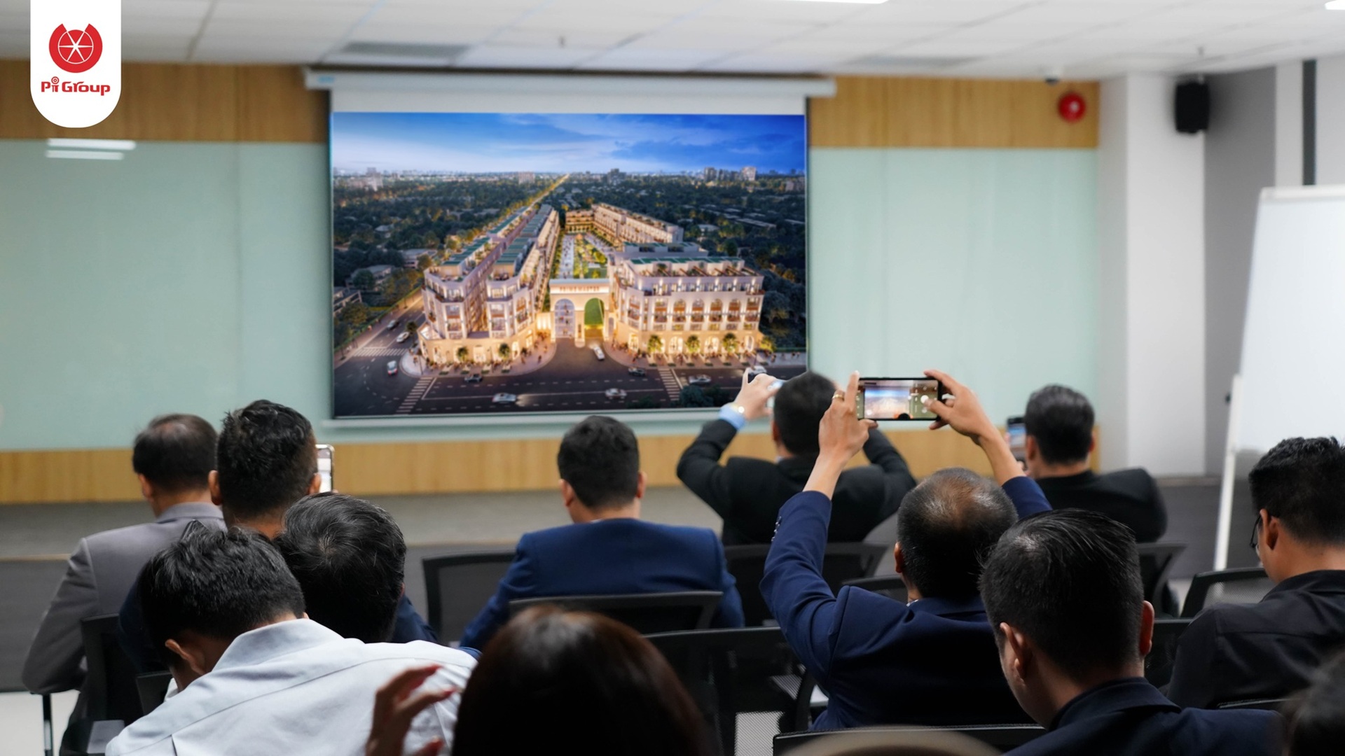 Quý đối tham thma gia sự kiện PI GROUP công bố chiến lược phát triển 2025 (10) Quý đối tham thma gia sự kiện PI GROUP công bố chiến lược phát triển 2025 (10)