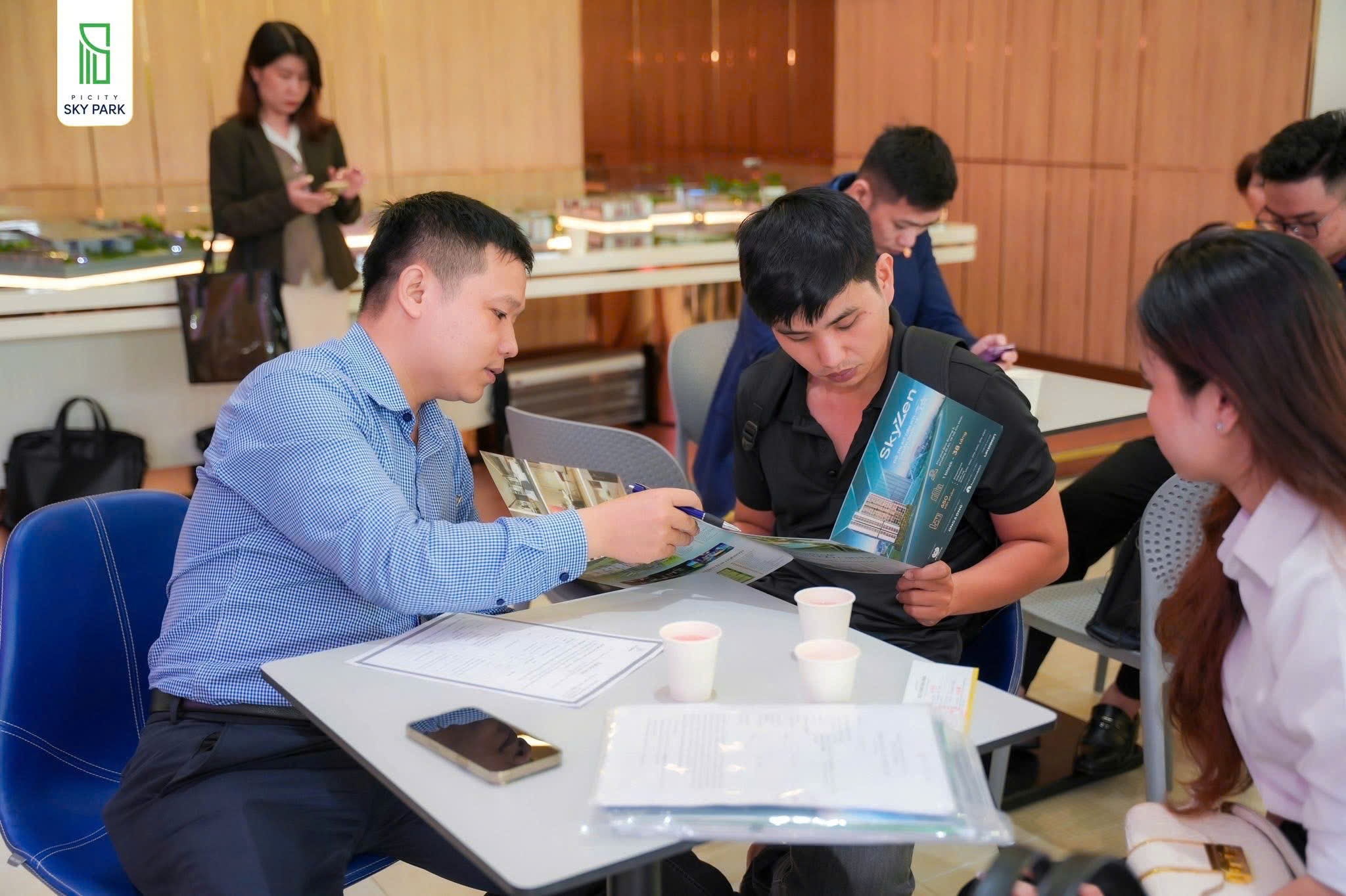 Khách hàng tham dự Cafe sáng Picity ngày 27072025 (1) Khách hàng tham dự Cafe sáng Picity ngày 27072025 (1)