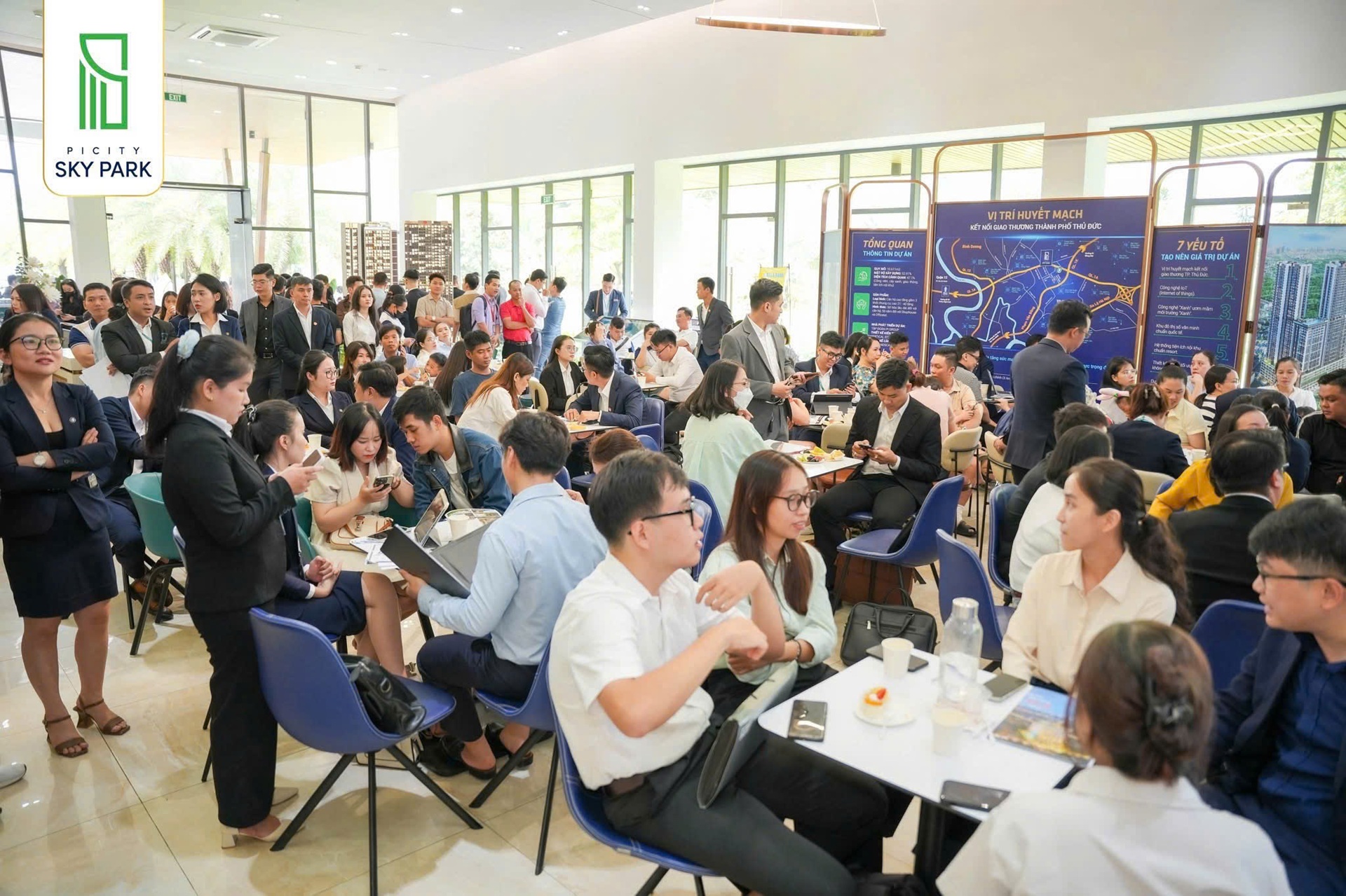 Khách hàng tham dự sự kiện Cafe sáng Picity 06072025 (3) Khách hàng tham dự sự kiện Cafe sáng Picity 06072025 (3)