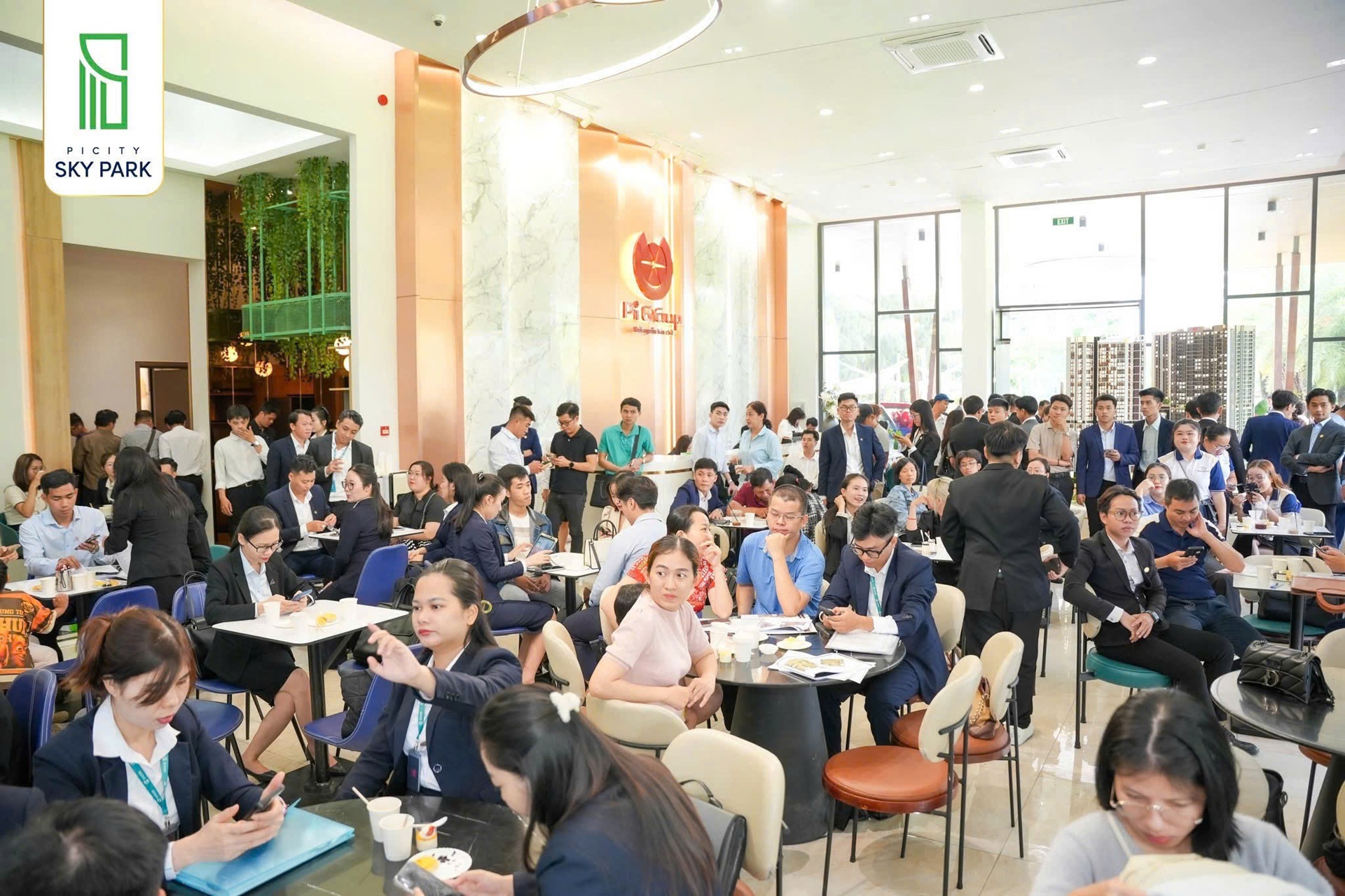 Khách hàng tham dự sự kiện Cafe sáng Picity 06072025 (8) Khách hàng tham dự sự kiện Cafe sáng Picity 06072025 (8)