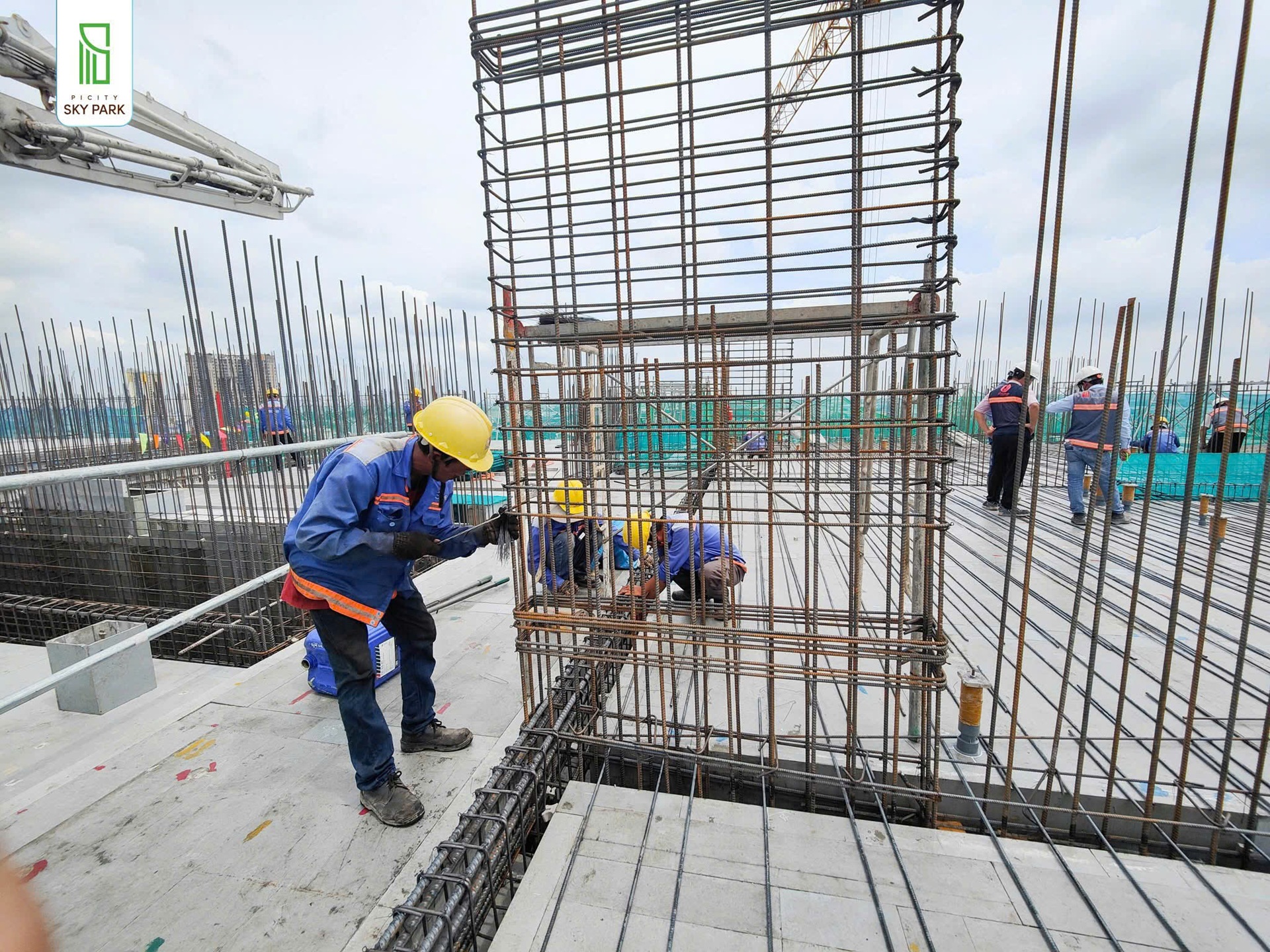 Cập nhật tiến độ xây dựng Picity Sky Park 072025 (5) Cập nhật tiến độ xây dựng Picity Sky Park 072025 (5)