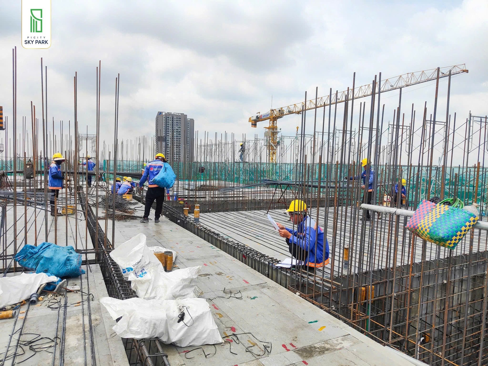 Cập nhật tiến độ xây dựng Picity Sky Park 072025 (6) Cập nhật tiến độ xây dựng Picity Sky Park 072025 (6)