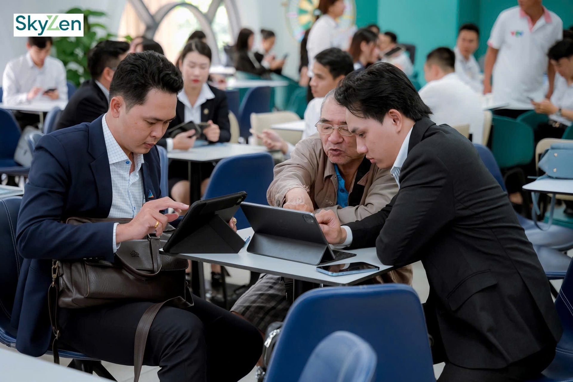 Khách hàng tham dự Cafe sáng Picity ngày 12102025 (11) Khách hàng tham dự Cafe sáng Picity ngày 12102025 (11)