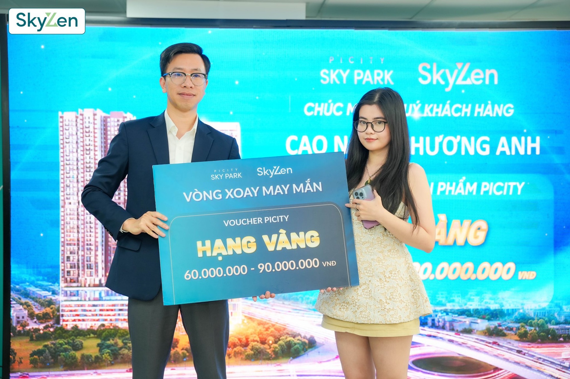 Khách hàng trúng thưởng tại Cafe Sáng Picity 19/10/2025 Khách hàng trúng thưởng tại Cafe Sáng Picity 19/10/2025