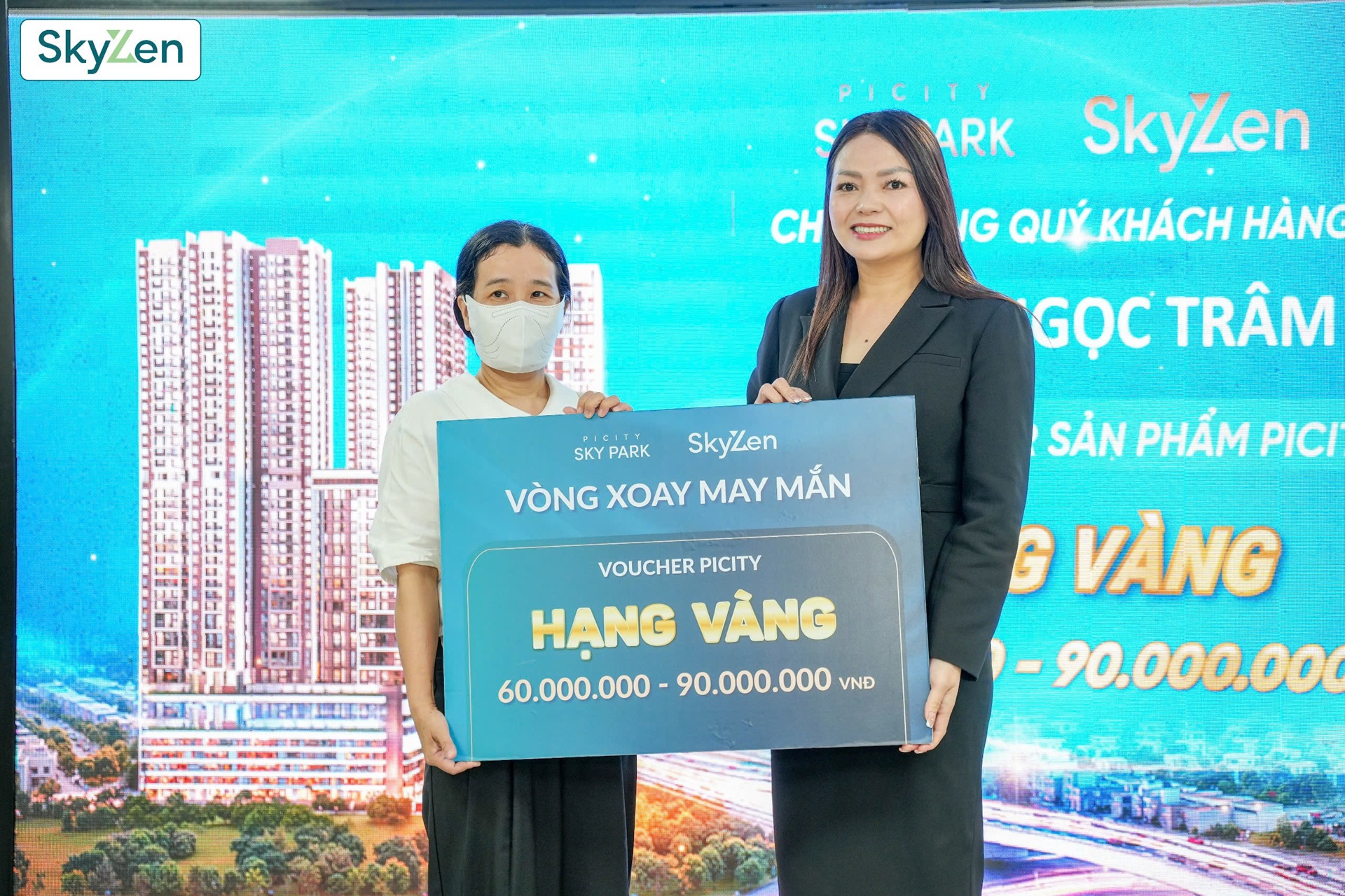 Khách hàng trúng ưu đãi tại cafe sáng picity Sky Park 26102025 (3) Khách hàng trúng ưu đãi tại cafe sáng picity Sky Park 26102025 (3)