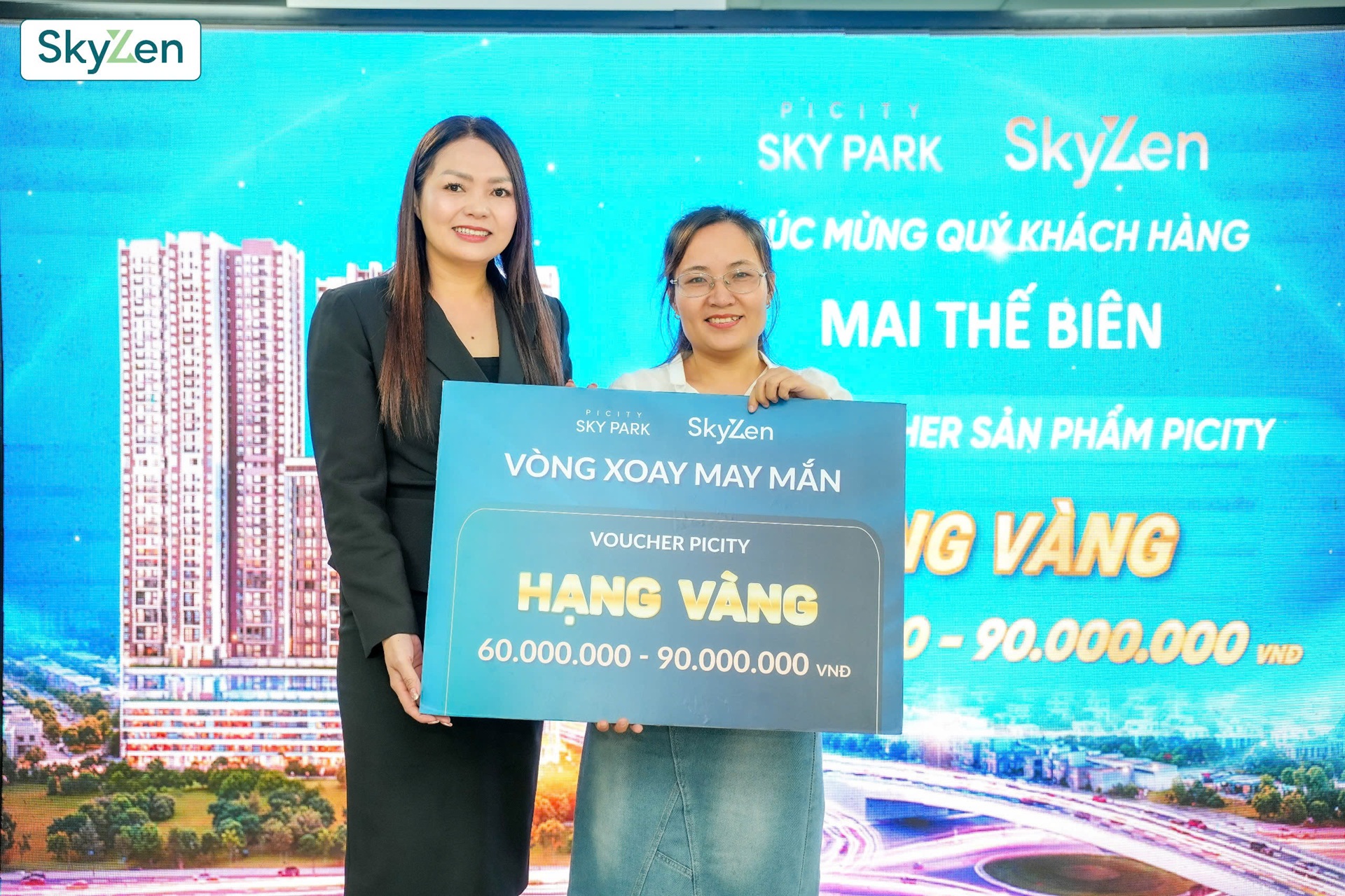Khách hàng trúng ưu đãi tại cafe sáng picity Sky Park 26102025 (4) Khách hàng trúng ưu đãi tại cafe sáng picity Sky Park 26102025 (4)