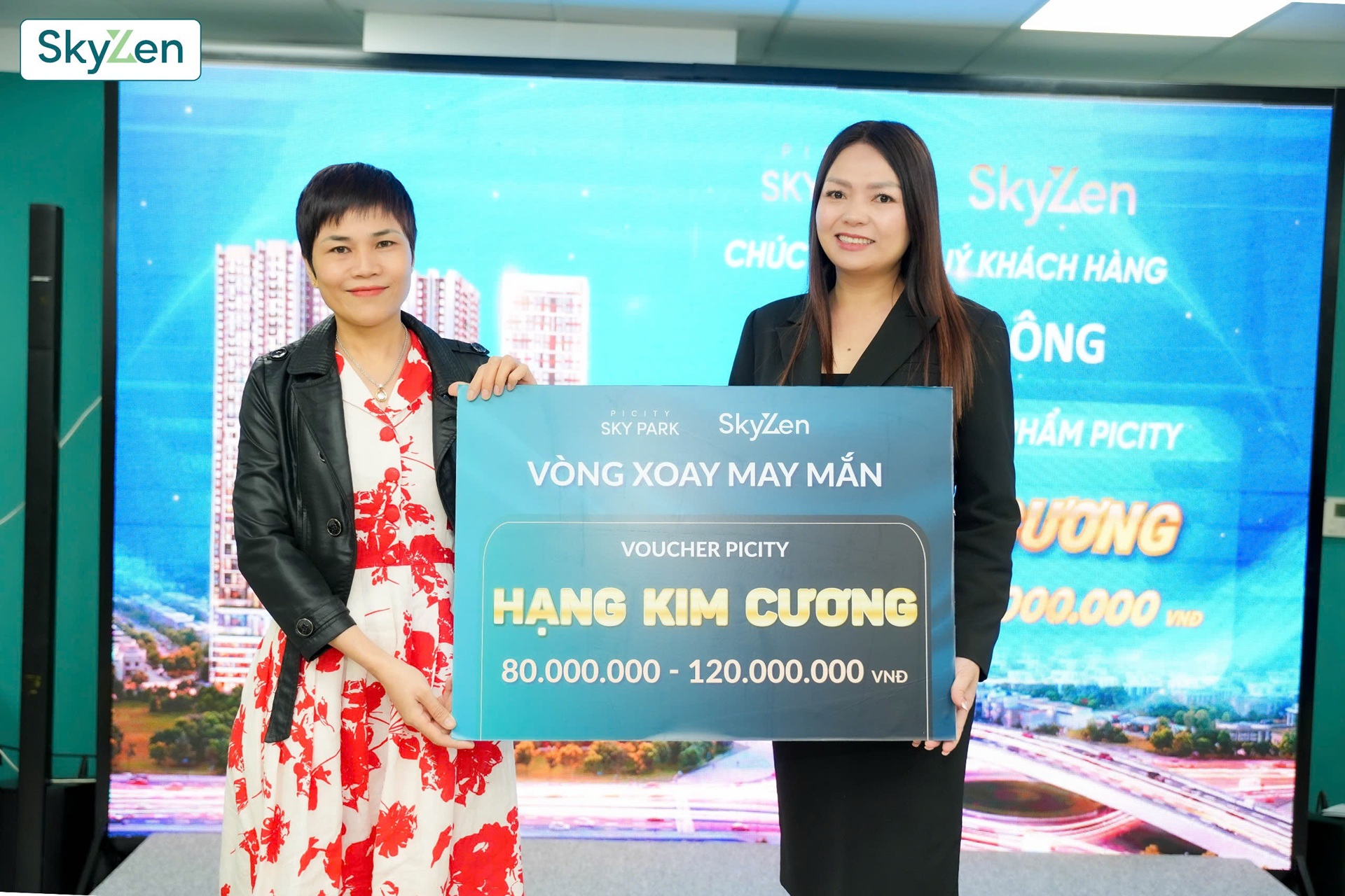Khách hàng trúng ưu đãi tại cafe sáng picity Sky Park 26102025 (6) Khách hàng trúng ưu đãi tại cafe sáng picity Sky Park 26102025 (6)