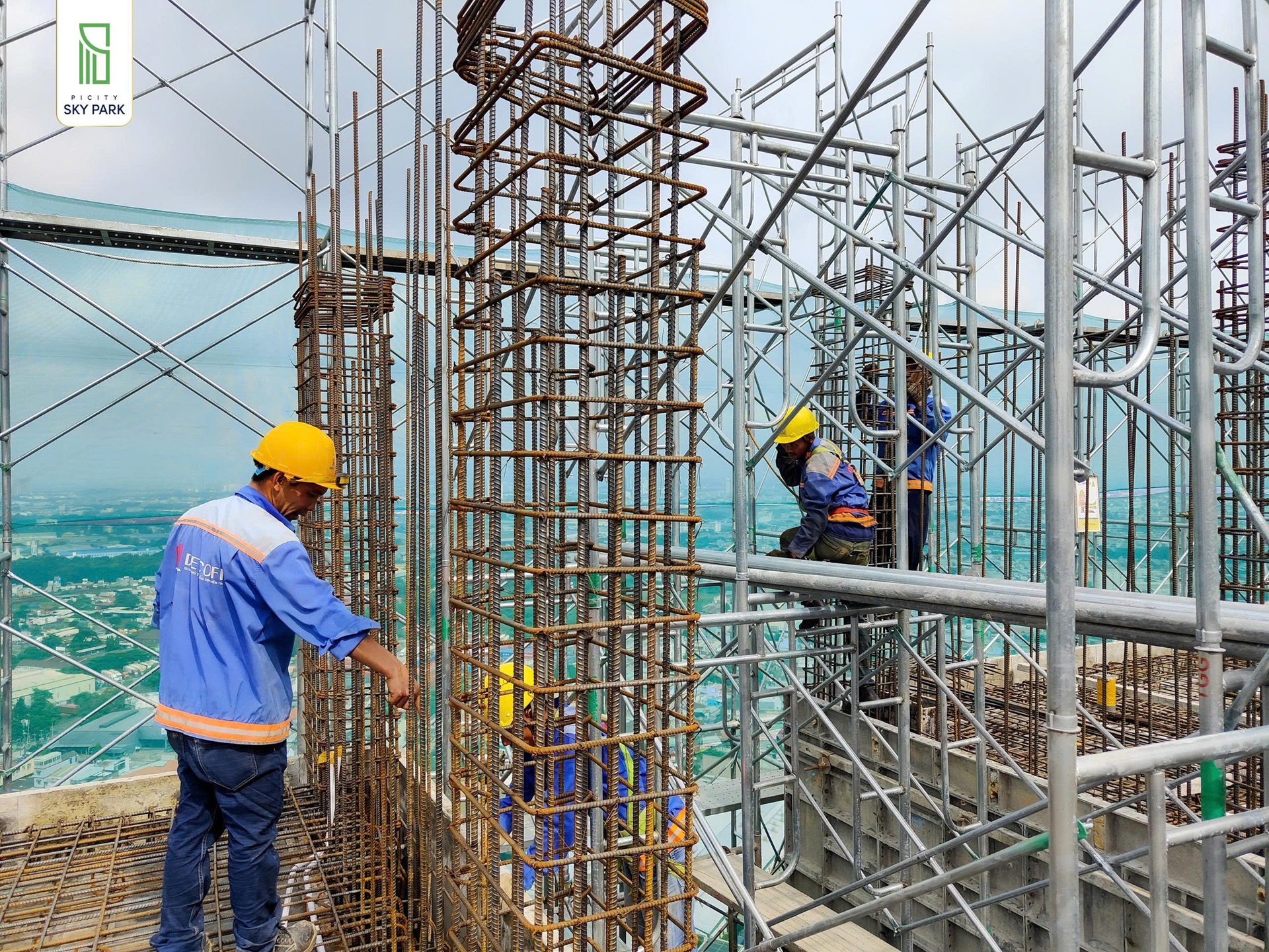 Cập nhật tiến độ xây dựng Picity Sky Park tháng 112025 (1) Cập nhật tiến độ xây dựng Picity Sky Park tháng 112025 (1)