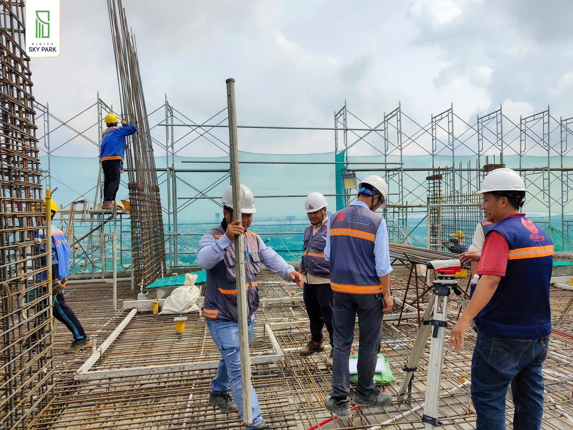 Cập nhật tiến độ xây dựng Picity Sky Park tháng 112025 (9) Cập nhật tiến độ xây dựng Picity Sky Park tháng 112025 (9)