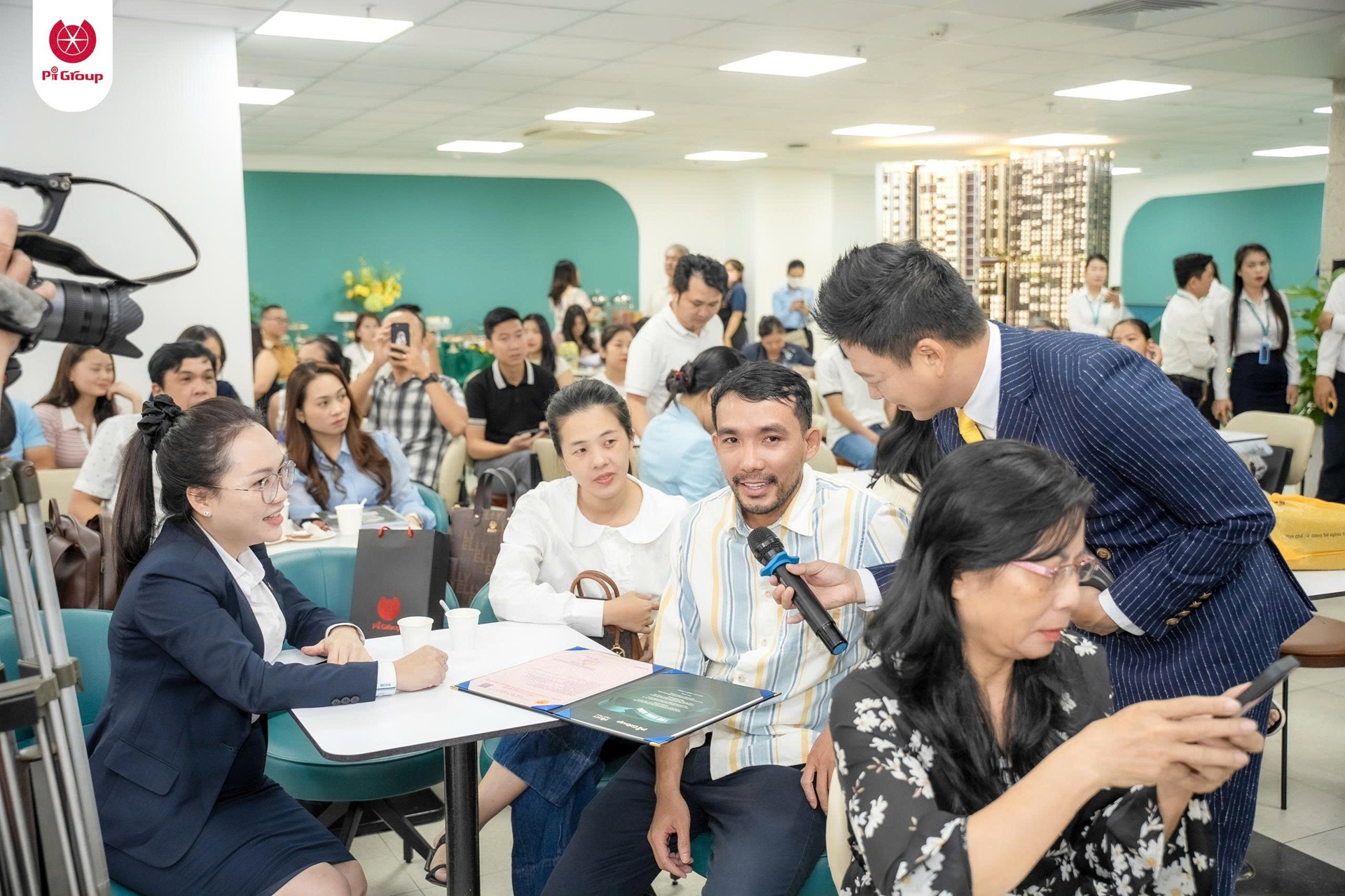 Tập đoàn Pi Group trao giấy chứng nhận quyền sở hữu Picity High Park (9) Tập đoàn Pi Group trao giấy chứng nhận quyền sở hữu Picity High Park (9)